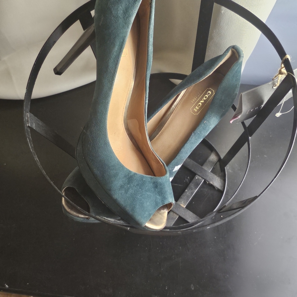 COACH SUEDE PEEPTOES in EMERALD GREEN 9.5